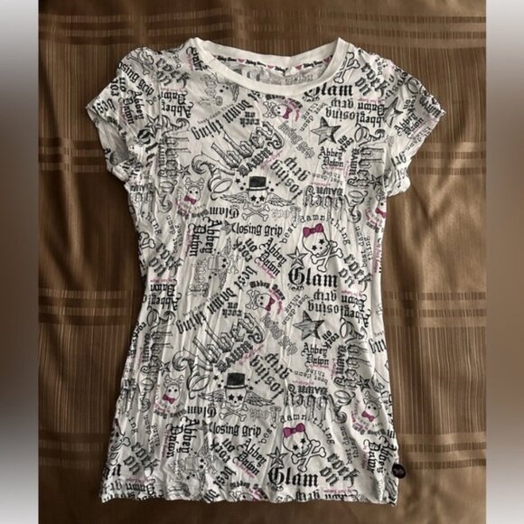 Abbey Dawn Cool Vintage White Skull & Crossbones Graphic Vintage Tee Size Medium - Picture 1 of 3